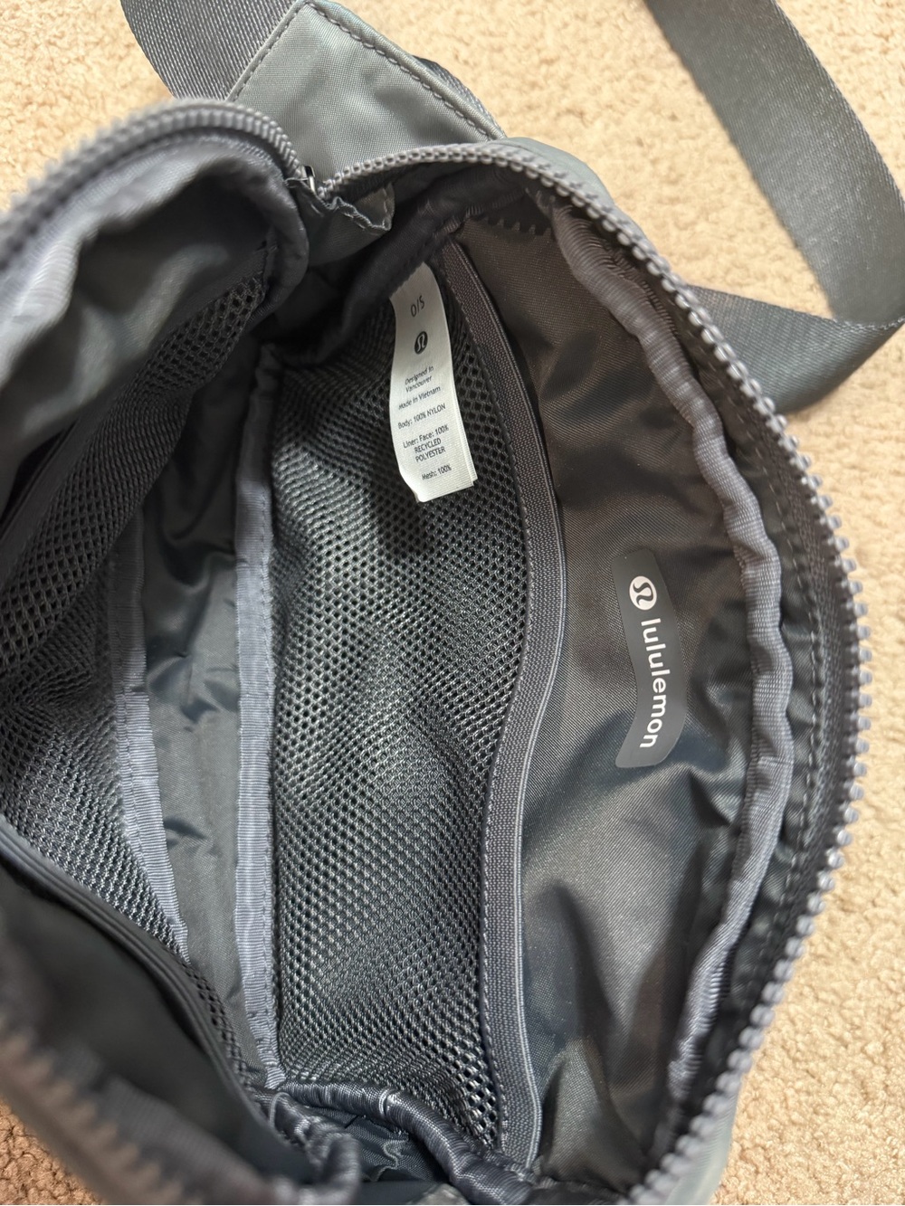 LULULEMON - 2L BELT BAG - Picture 4 of 5